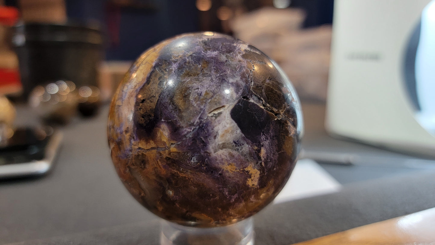 Tiffany stone sphere